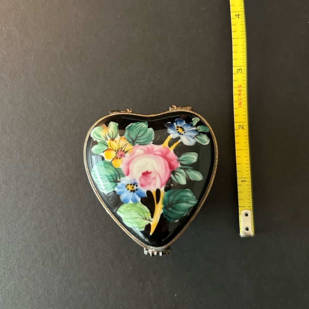 Limoges Heart shaped trinket box - Picture 3 of 6